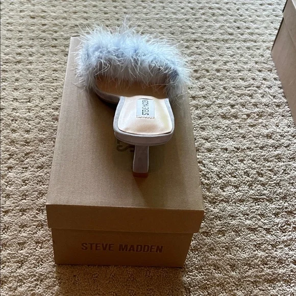Steve Madden Blue Fur Heeled Sandals - Picture 4 of 5